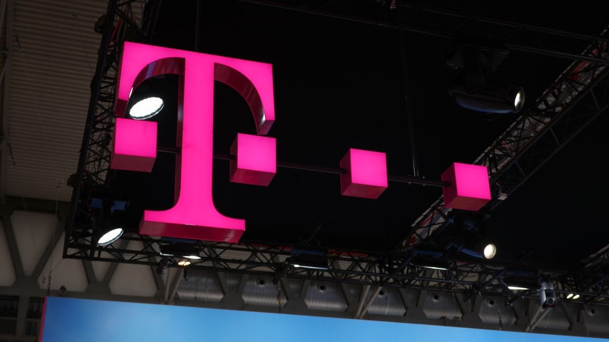 T-Mobile and Apple are the latest US customer satisfaction champs, edging out Verizon and Samsung