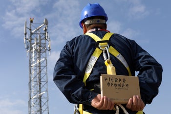 Huawei wants to lock in memory chip supply; Britain could remove Huawei's gear from 5G networks