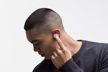 Microsoft is investigating Surface Earbuds' hissing/stuttering issue