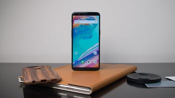 The ancient OnePlus 5 and OnePlus 5T get modern Android 10 goodies