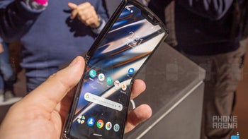 The Motorola Razr 2 5G will catch up to Samsung's Galaxy Z Flip in a key area