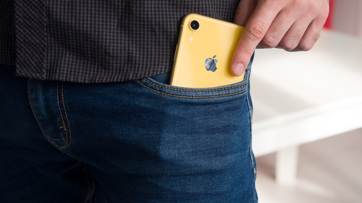 Verizon has Apple's iPhone XR on sale at a huge discount with almost no strings attached