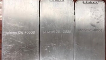 Take a look at these molds showing off the classic design of the 5G Apple iPhone 12 line