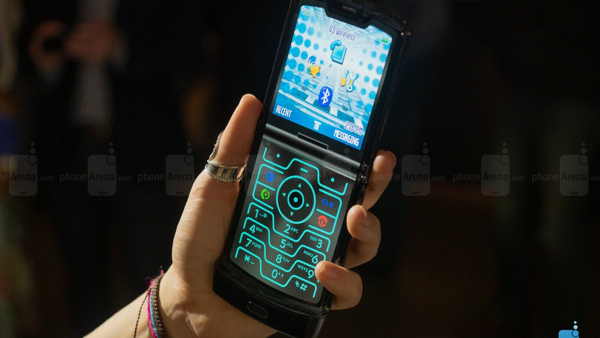 Motorola slashes $500 from the price of the Razr for a limited time