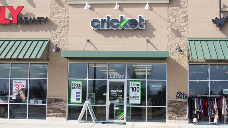 AT&T takes an unfortunate page from T-Mobile's playbook with impending store closures