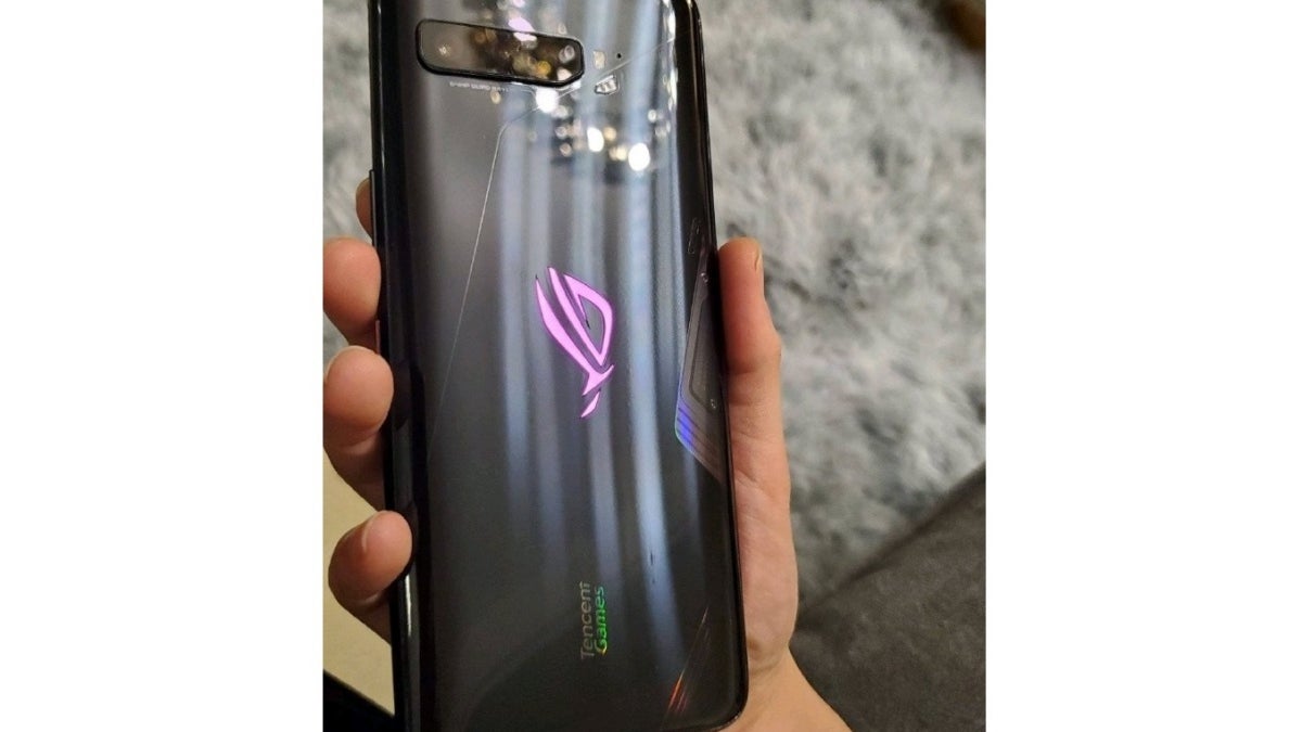 The 5G Asus ROG Phone 3 shows off its love-it-or-hate-it design in leaked hands-on video