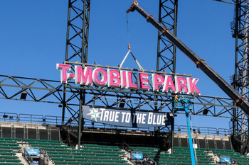 T-Mobile puts you right on the field (virtually) for MLB's Summer Camp