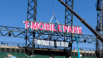 T-Mobile puts you right on the field (virtually) for MLB's Summer Camp