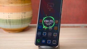 Testing the world's fastest 40W wireless charger vs 40W cable charging speeds