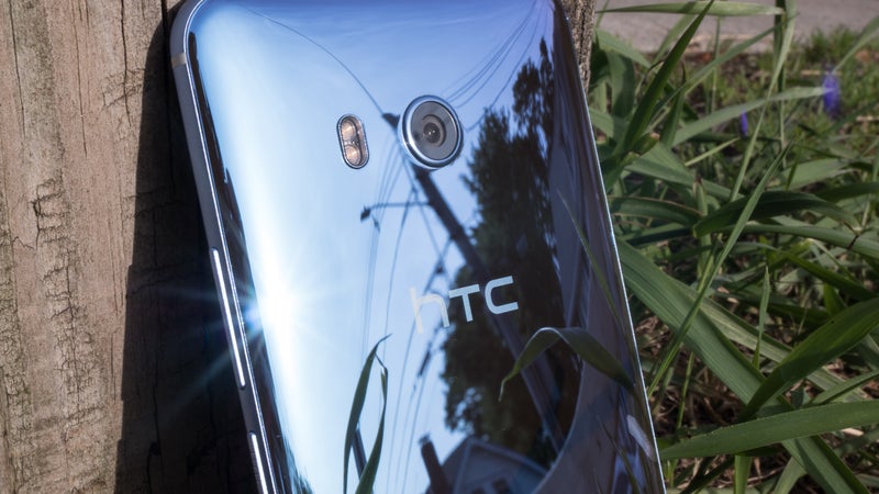HTC tumbles to new low ahead of first 5G smartphone launch