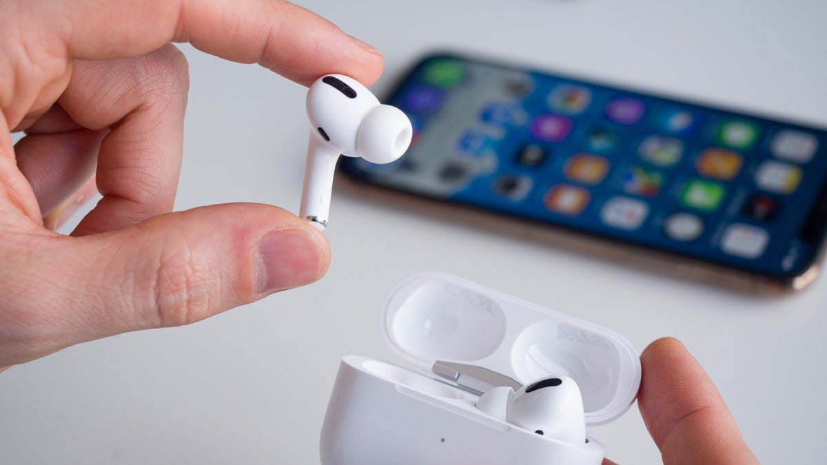 Apple's AirPods Pro go for Samsung Galaxy Buds Live's jugular with new deal