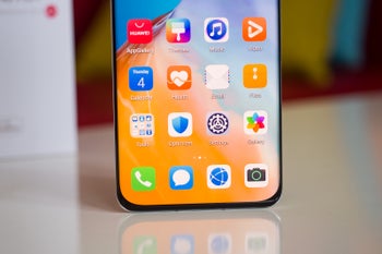 Huawei phone with an under-panel camera and all-screen unlock is coming in a year or two
