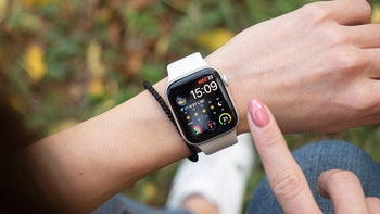 Apple watch colors hot sale on wrist