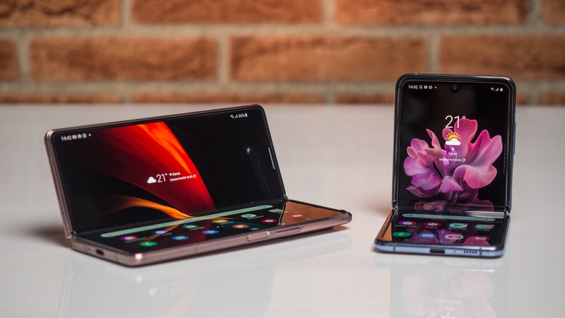 Samsung Galaxy Z Fold 2 vs Samsung Galaxy Z Flip: a battle of Samsung ...