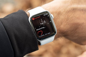 Apple remains on top as shipments of wearable bands in North America rises over 10% in Q2