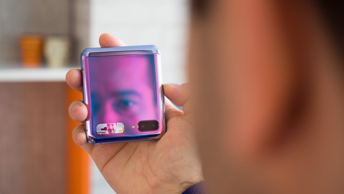 The original Samsung Galaxy Z Flip scores a huge $500 discount for a limited time