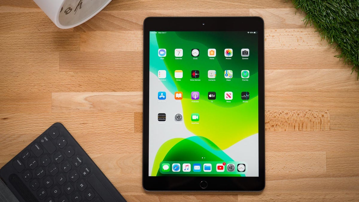 Outlook for iPad update offers drag and drop feature for split view; improves multitasking