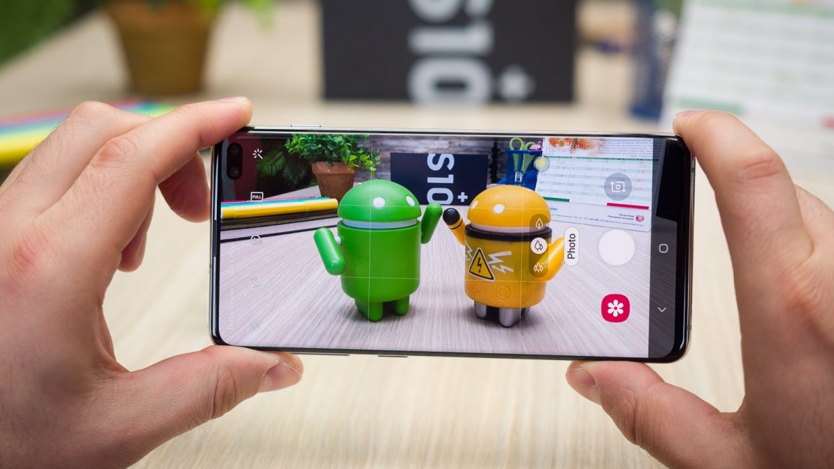 The Samsung Galaxy S10+ is an awesome bargain for a limited time