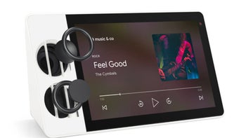 Lenovo Smart Display 10 is half off before Christmas