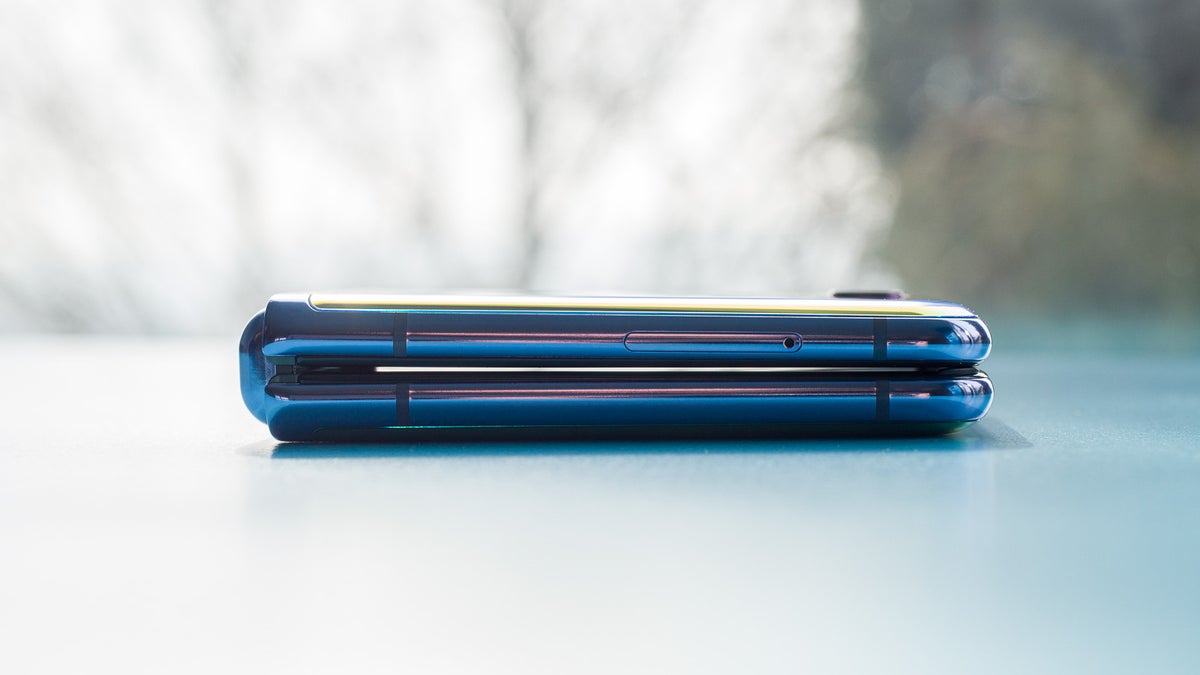 A couple of Galaxy Z Flip and Z Fold's displays allegedly broke from freezing temperatures in South Korea