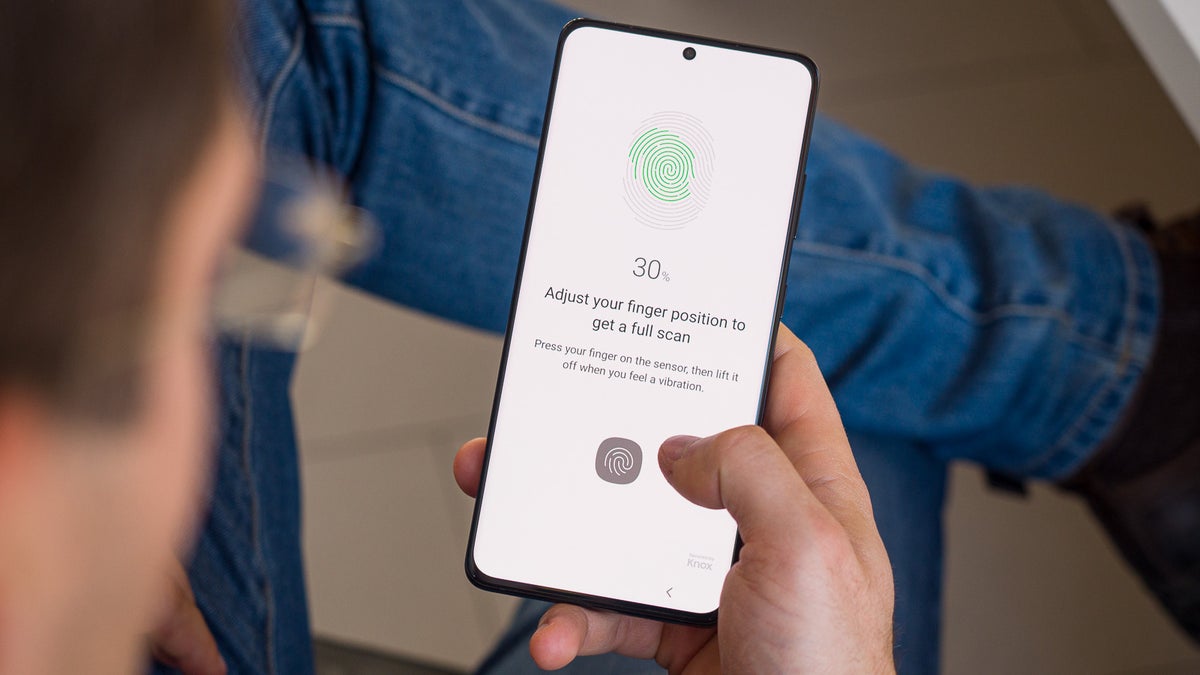 Apple doesn't seem too impressed with Galaxy S21's new and improved in-display fingerprint reader