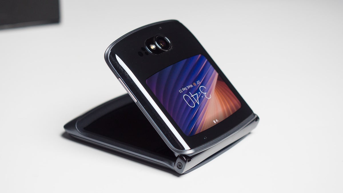 Motorola debuts Valentine's Day deals, save up to $200 on Razr 5G, Edge and other phones