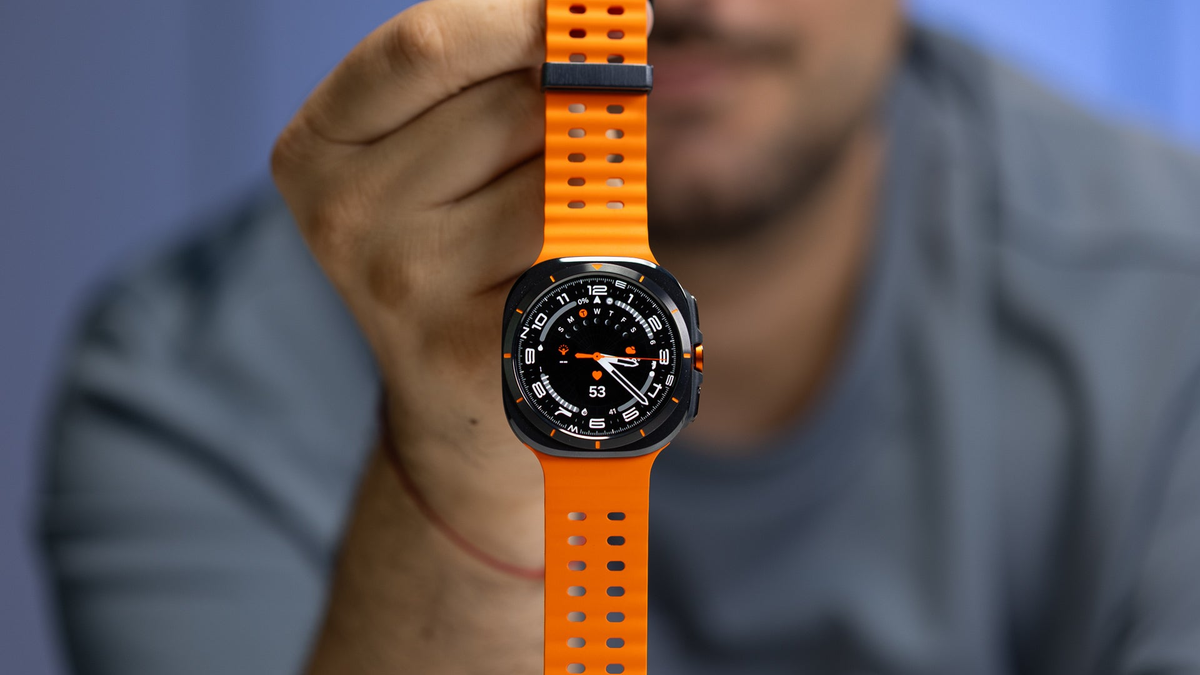 A person holds the Galaxy Watch Ultra, showcasing its beautiful display.