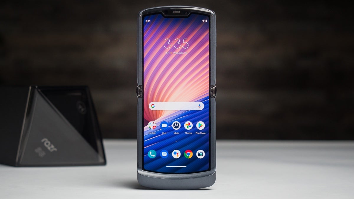 The highly attractive but deeply flawed Motorola Razr 5G is affordable at last