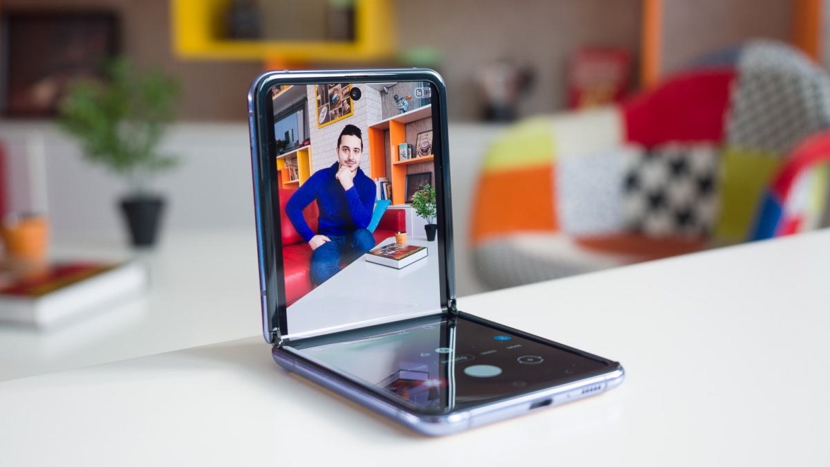 The age of affordable foldables starts with this killer Samsung Galaxy Z Flip deal