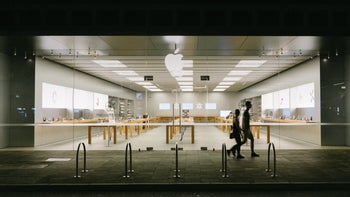 Wage theft lawsuit against Apple California