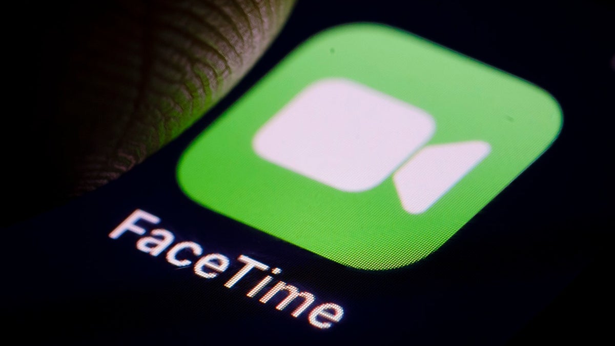 Facetime users are being spammed by creepy group calls