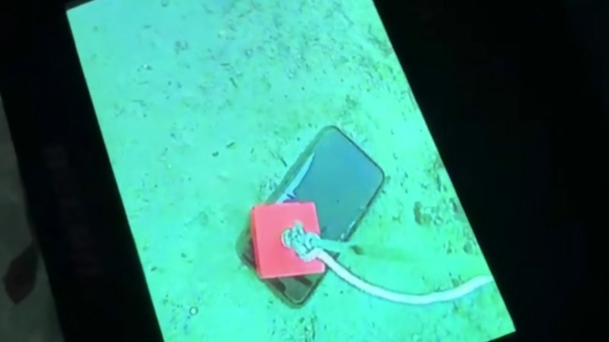 Apple iPhone retrieved from freezing lake after one month is fully