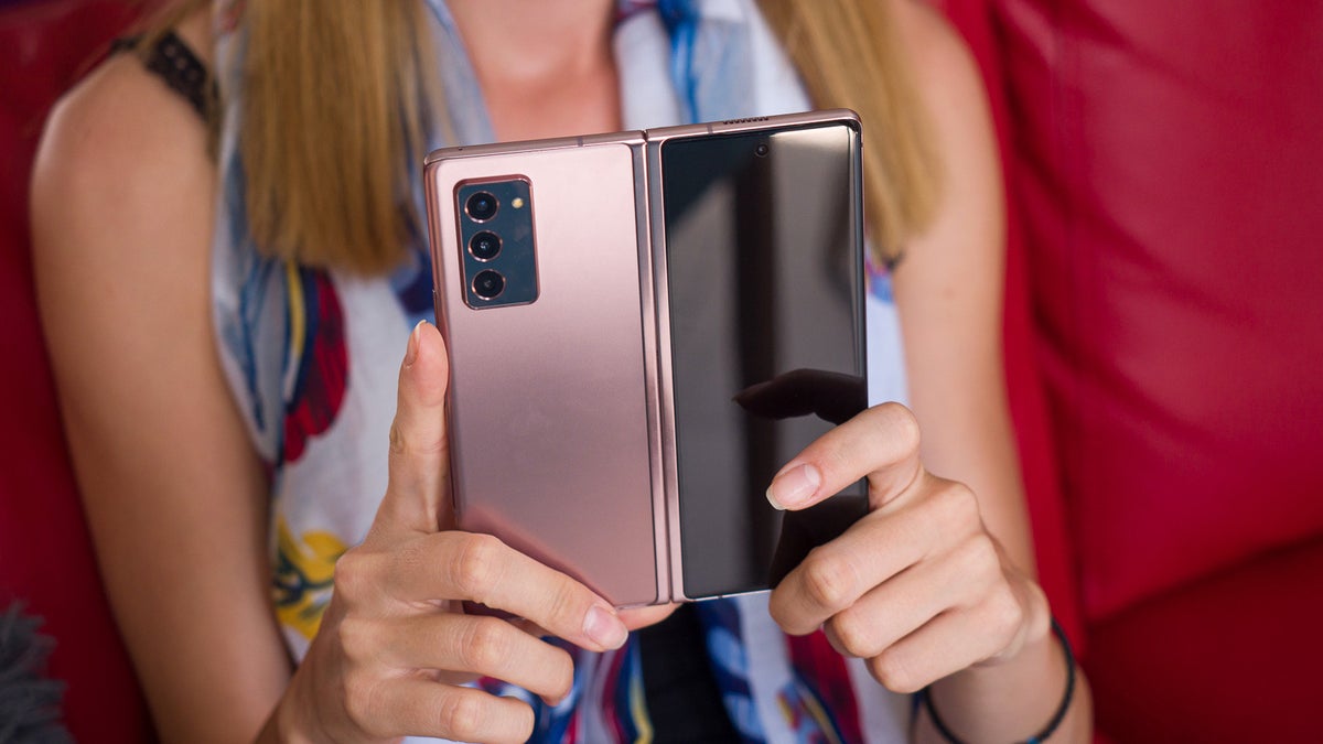 Leaker states the Galaxy Z Fold 3 will come with the Snapdragon 888 after all
