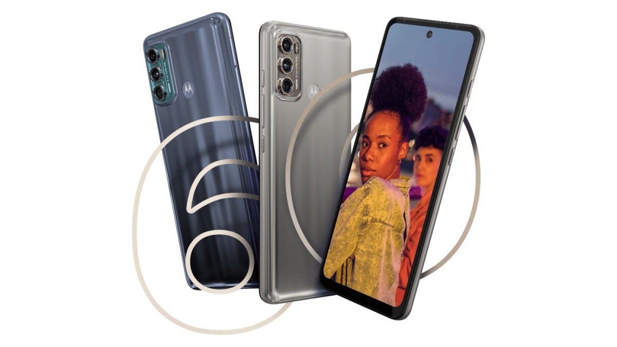Motorola's newest mid-range troopers come with 120Hz screens, huge batteries, and crazy low prices