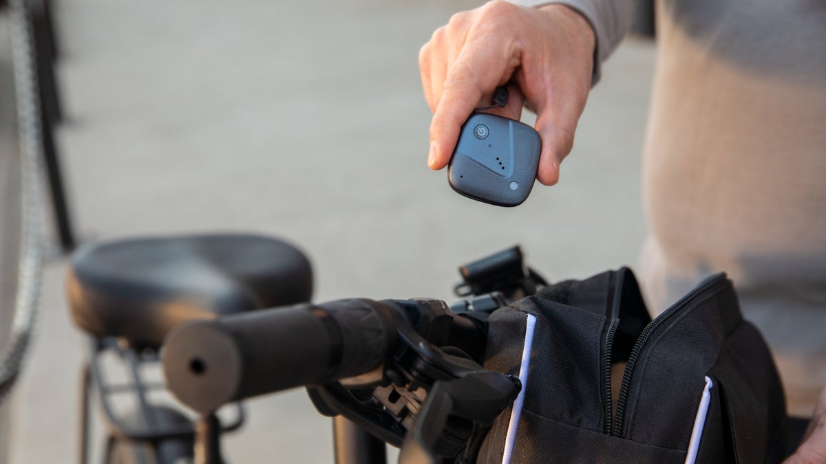 T-Mobile launches its own Apple AirTag-like accessory, here is how much it costs