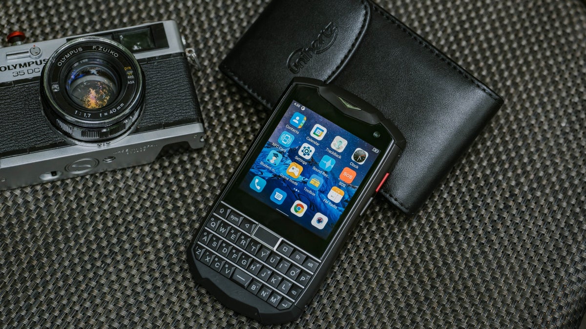 The newest BlackBerry clone is an affordable pocket-sized Titan with a clicky QWERTY keyboard