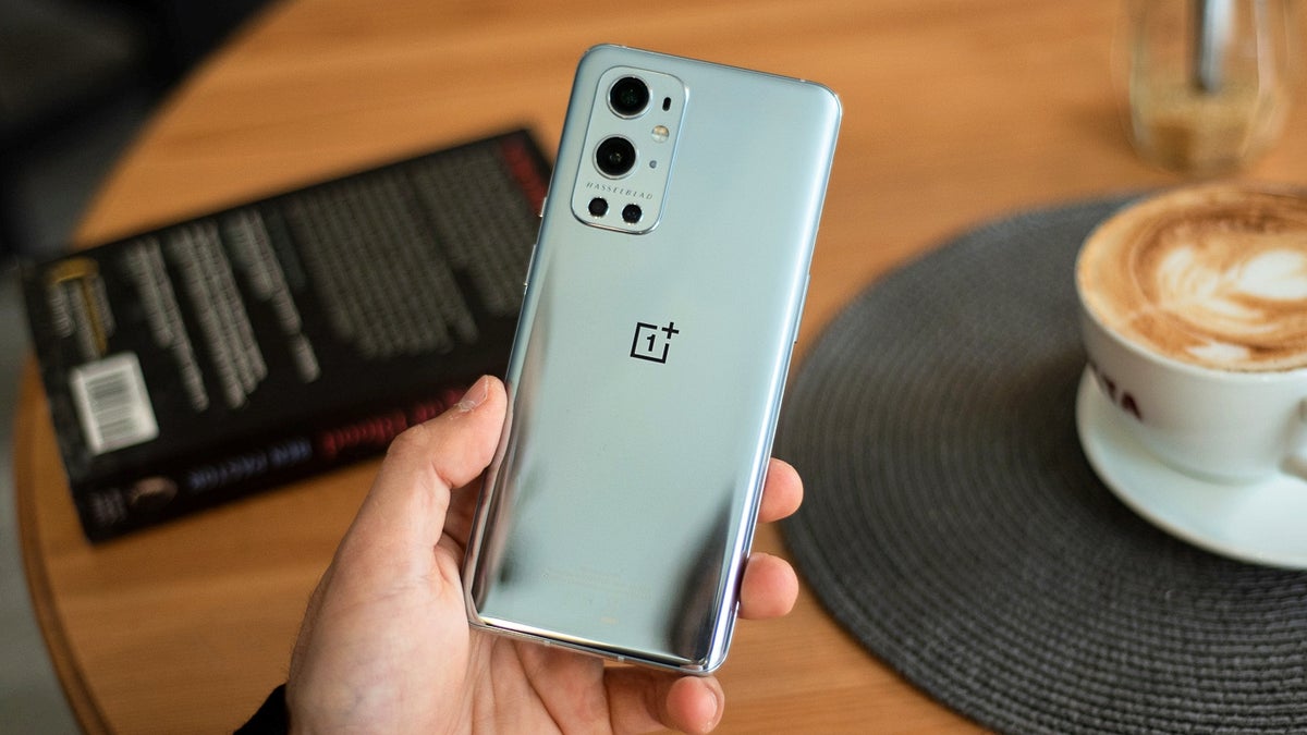 Limited edition "Flash Silver" OnePlus 9 Pro revealed; take a look
