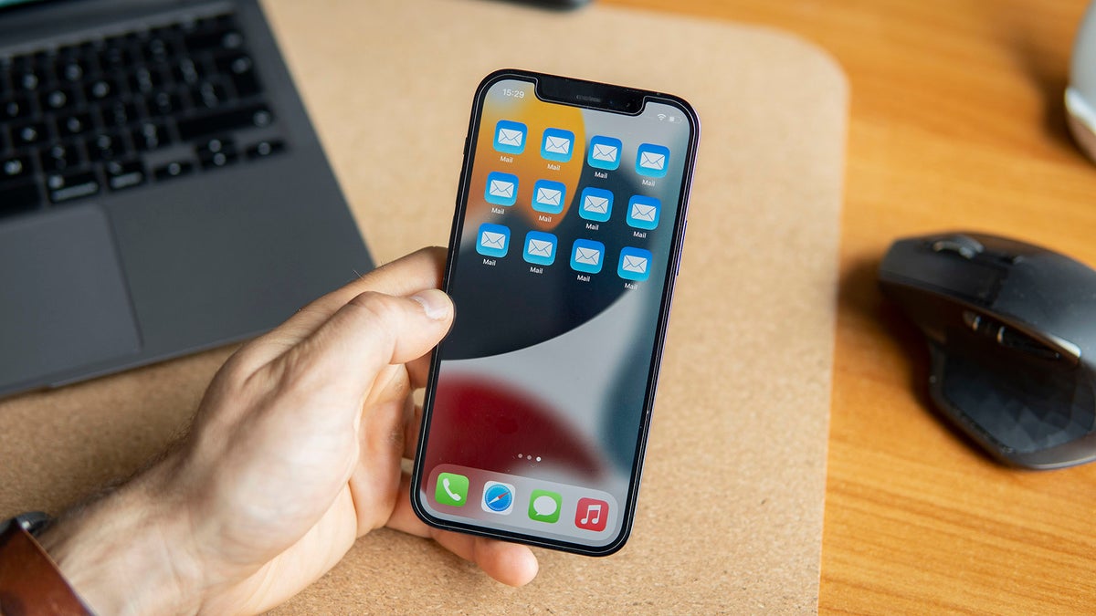 You can now have an iPhone home screen full of copies of the same app, but why?