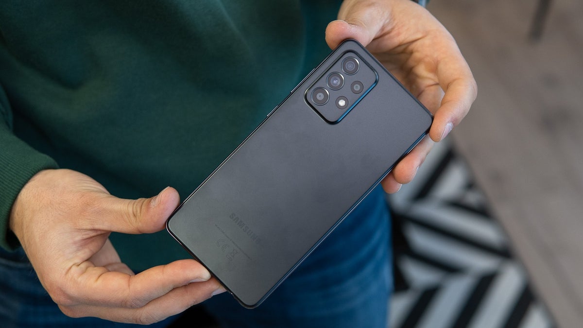 Hot new deal makes Samsung's Galaxy A52 probably the best budget 5G phone right now