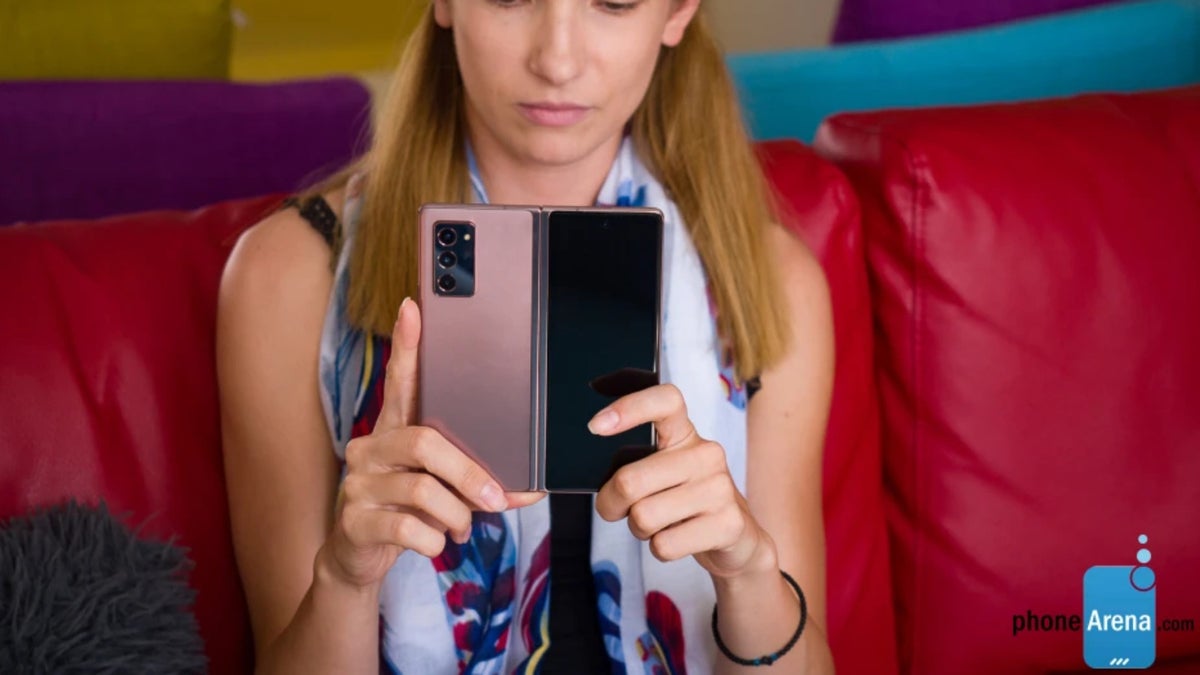 US version of the Galaxy Z Fold 2 now receiving the June security update