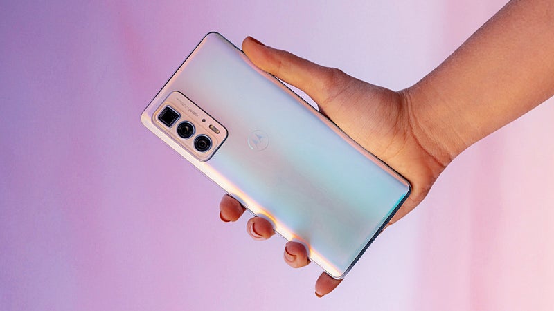 Motorola Edge 20 and Edge 20 Pro are official: Good looks, appealing pricing