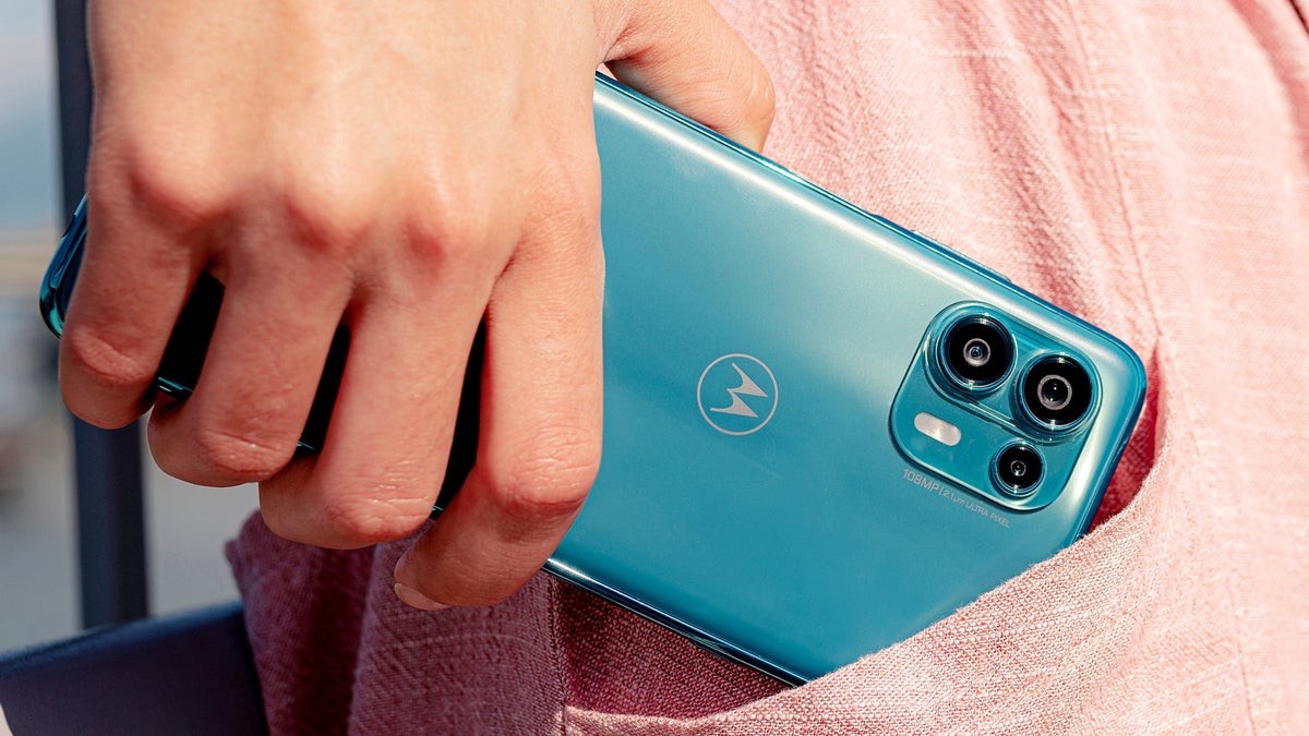 Motorola Edge 20 Lite is official: Affordable and fully specced