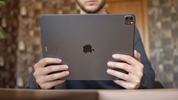 Apple led the tablet market again although it was Lenovo that showed the largest growth last quarter