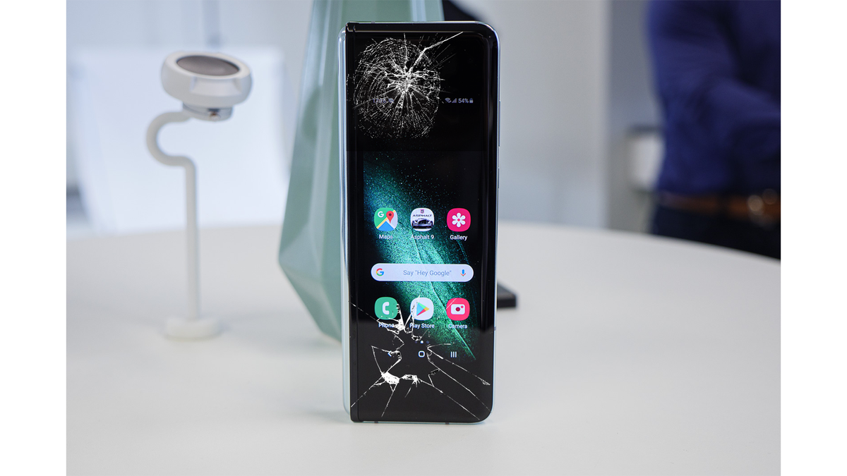 How much can the Galaxy Z Fold 3 survive? (Ultimate durability test)