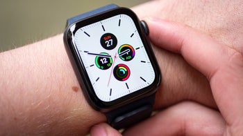 Smartwatch sales continue to sizzle with the Apple Watch comfortably on top