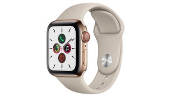 Forget about the Series 7 and get this deeply discounted Apple Watch Series 5 model while you can