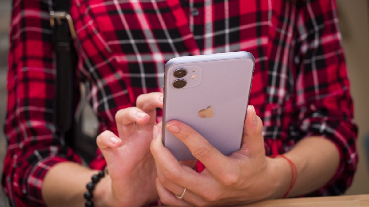 Apple squeezes the iPhone 11 and both the iPhone 12 and 12 mini 5G in its late 2021 lineup
