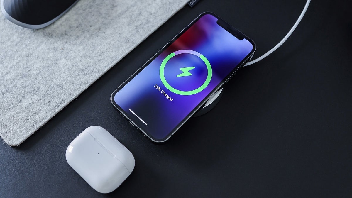 iphone 13 mini wireless charging speed