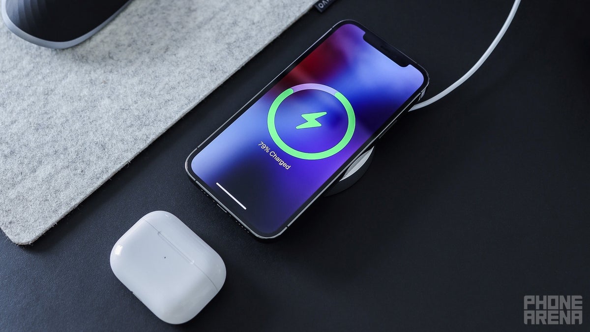 The Best IPhone 13 Wireless Chargers PhoneArena