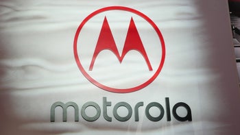 Moto G5 stops a bullet during an armed robbery saving its owner's life